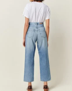 Outlet Bay Cruise Denim Jeans in Astral Blue Bottoms